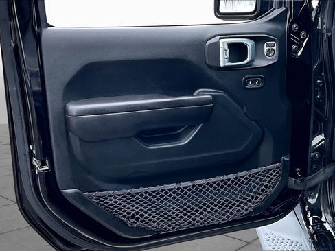 Used 2018 Jeep Wrangler Unlimited Sport S AWD/4WD image 20