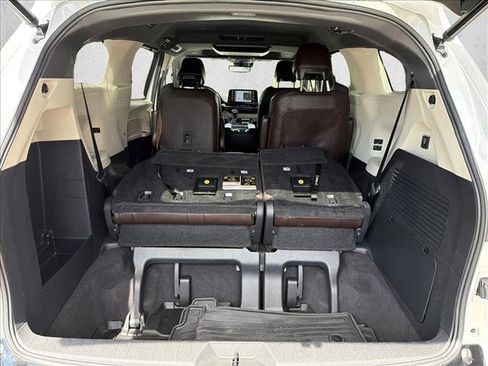 Used 2021 Toyota Sienna Platinum AWD/4WD image 27