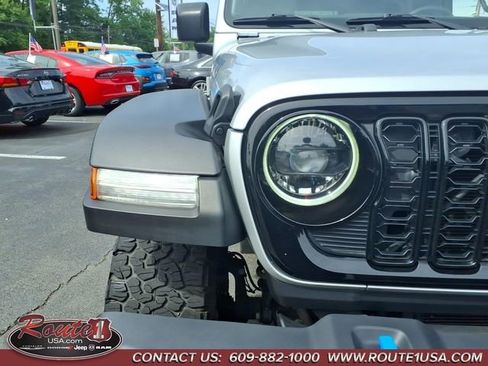 Used 2024 Jeep Wrangler Unlimited AWD/4WD image 10