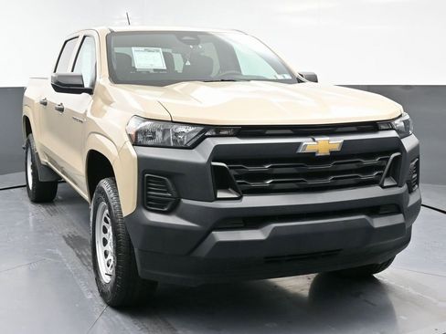 Used 2024 Chevrolet Colorado W/T image 4
