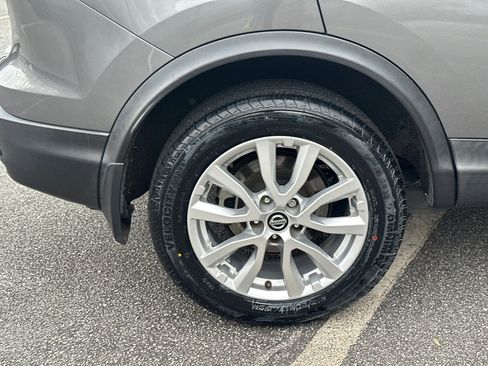 Used 2020 Nissan Rogue Sport SV image 17