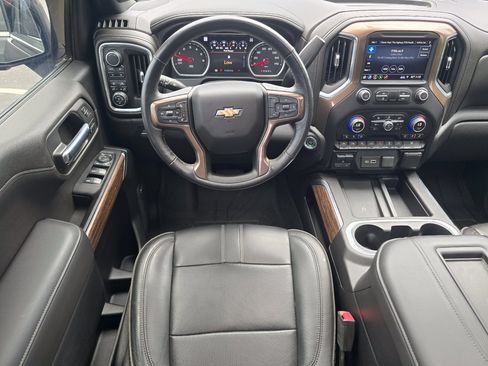 Used 2019 Chevrolet Silverado 1500 High Country w/ High Country Premium Package AWD/4WD image 40