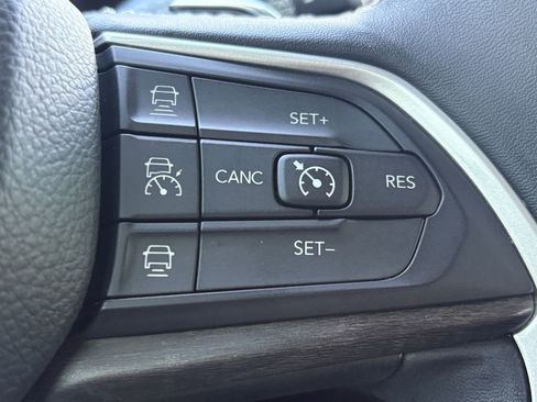 Used 2022 Jeep Grand Cherokee L Limited image 15