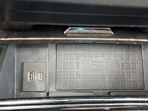 Used 2022 Ford F250 Lariat w/ Black Appearance Package AWD/4WD image 32