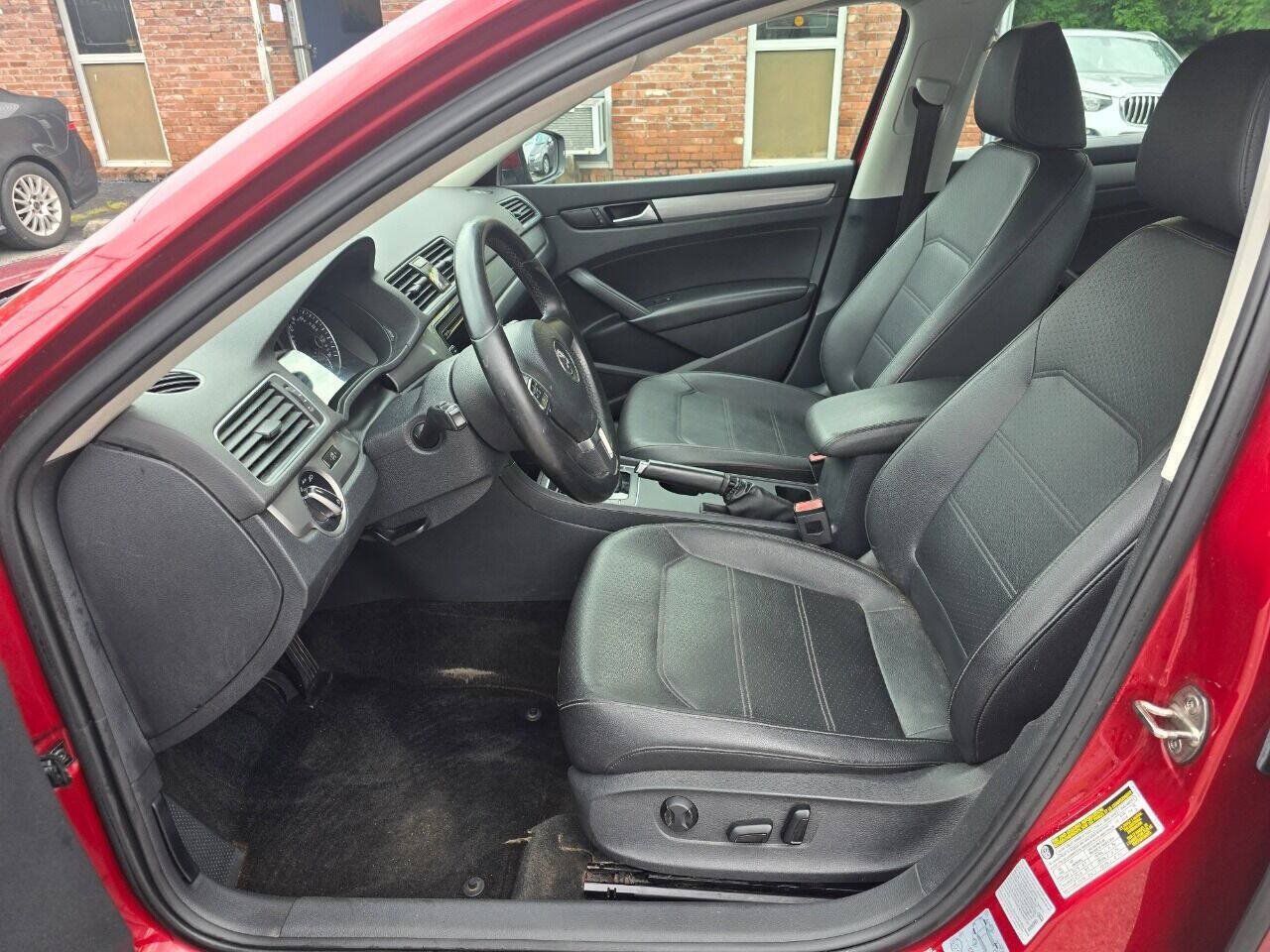 Used 2015 Volkswagen Passat 1.8T Limited Edition FWD image 14