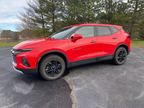 Used 2021 Chevrolet Blazer LT image 2