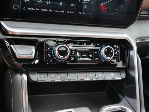 Used 2023 GMC Sierra 1500 Denali Ultimate AWD/4WD image 24