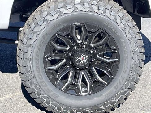 New 2026 Ford F250 Lariat w/ Black Appearance Package image 38