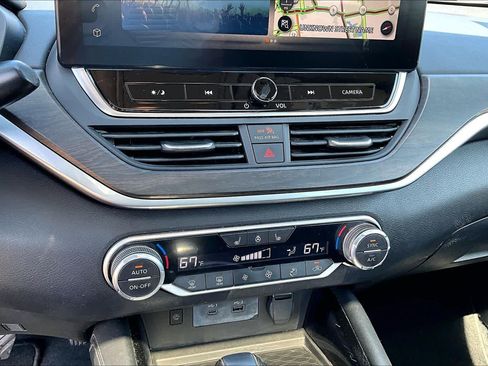 Used 2023 Nissan Altima 2.5 SL FWD image 31