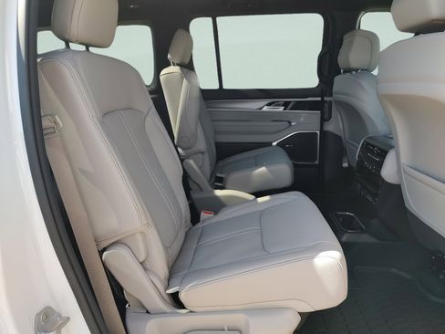 New 2026 Jeep Grand Wagoneer L 4WD image 32