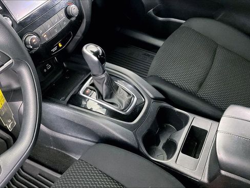 Used 2022 Nissan Rogue Sport S image 19