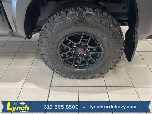 Used 2019 Toyota Tacoma TRD Off-Road AWD/4WD image 27