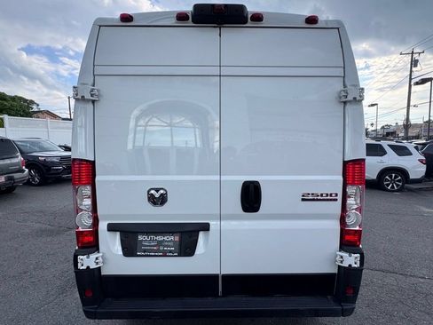 Used 2026 RAM ProMaster 2500 w/ Convenience Group FWD image 6