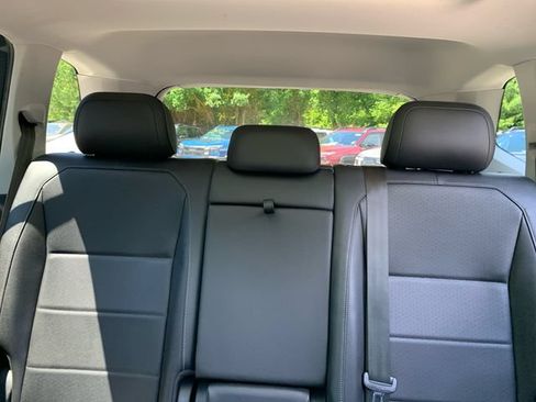 Used 2020 Volkswagen Tiguan SE w/ Panoramic Sunroof Package AWD/4WD image 33