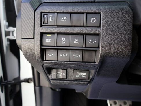 Used 2024 Toyota Tacoma TRD Pro AWD/4WD image 40