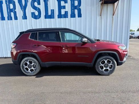 Used 2022 Jeep Compass Trailhawk w/ Sun and Sound Group AWD/4WD image 9