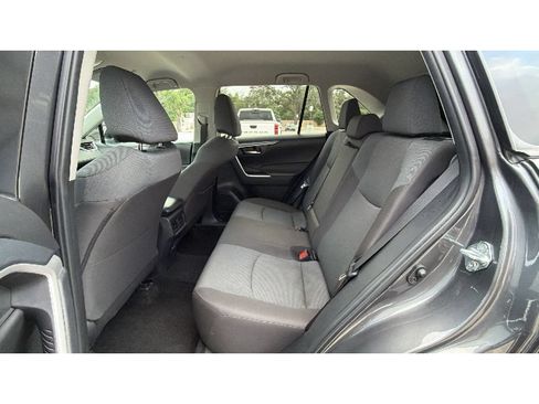 Used 2025 Toyota RAV4 XLE AWD/4WD image 36