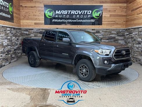 Used 2017 Toyota Tacoma SR5 w/ Tow Package AWD/4WD image 1