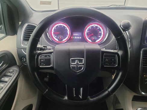 Used 2020 Dodge Grand Caravan SXT image 22