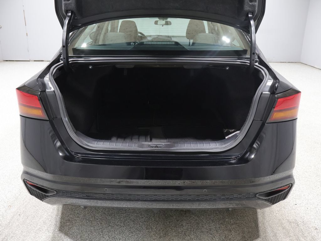 Used 2025 Nissan Altima 2.5 SV AWD/4WD image 19