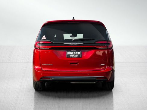 New 2026 Chrysler Pacifica Select image 5