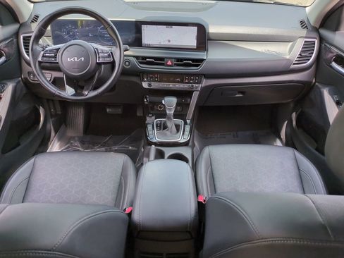 Used 2024 Kia Seltos EX FWD image 15