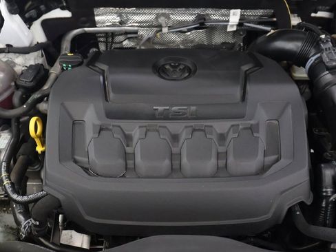 Used 2022 Volkswagen Tiguan SE w/ Panoramic Sunroof Package image 29