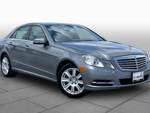 Used 2013 Mercedes-Benz E 350 Sedan image 3