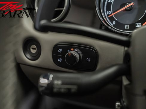 Used 2015 Bentley Continental GT image 26