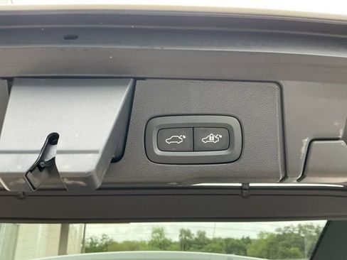 Certified 2023 Volvo XC60 B5 Core w/ Climate Package FWD image 12