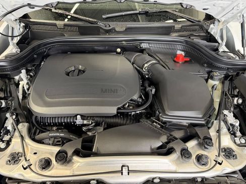 Certified 2025 MINI Cooper S image 9