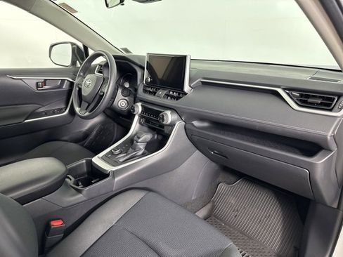 Used 2023 Toyota RAV4 LE image 25