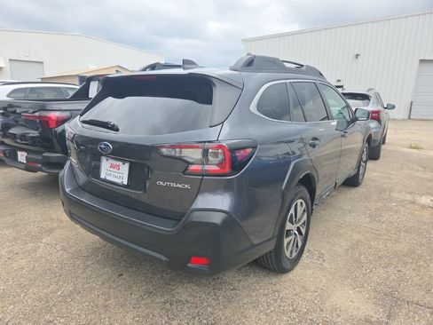 Used 2025 Subaru Outback Premium AWD/4WD image 8