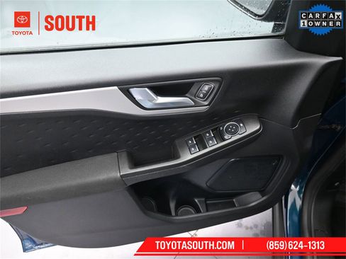 Used 2020 Ford Escape SE image 30