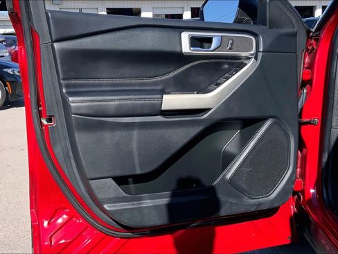 Used 2022 Ford Explorer XLT image 20
