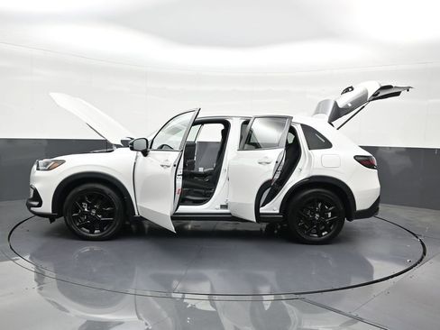 Used 2025 Honda HR-V Sport image 32