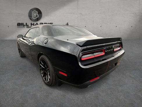 Used 2016 Dodge Challenger SRT Hellcat RWD image 11