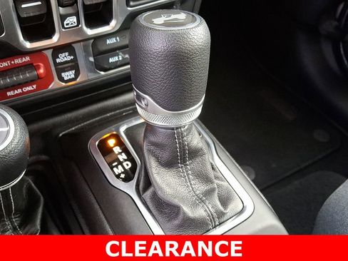 Used 2025 Jeep Wrangler Rubicon image 14