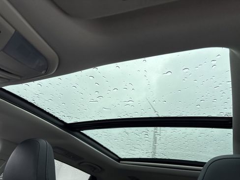 Certified 2023 Subaru Ascent Limited w/ Technology Package image 25