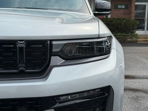 New 2026 Jeep Grand Cherokee Limited AWD/4WD image 11