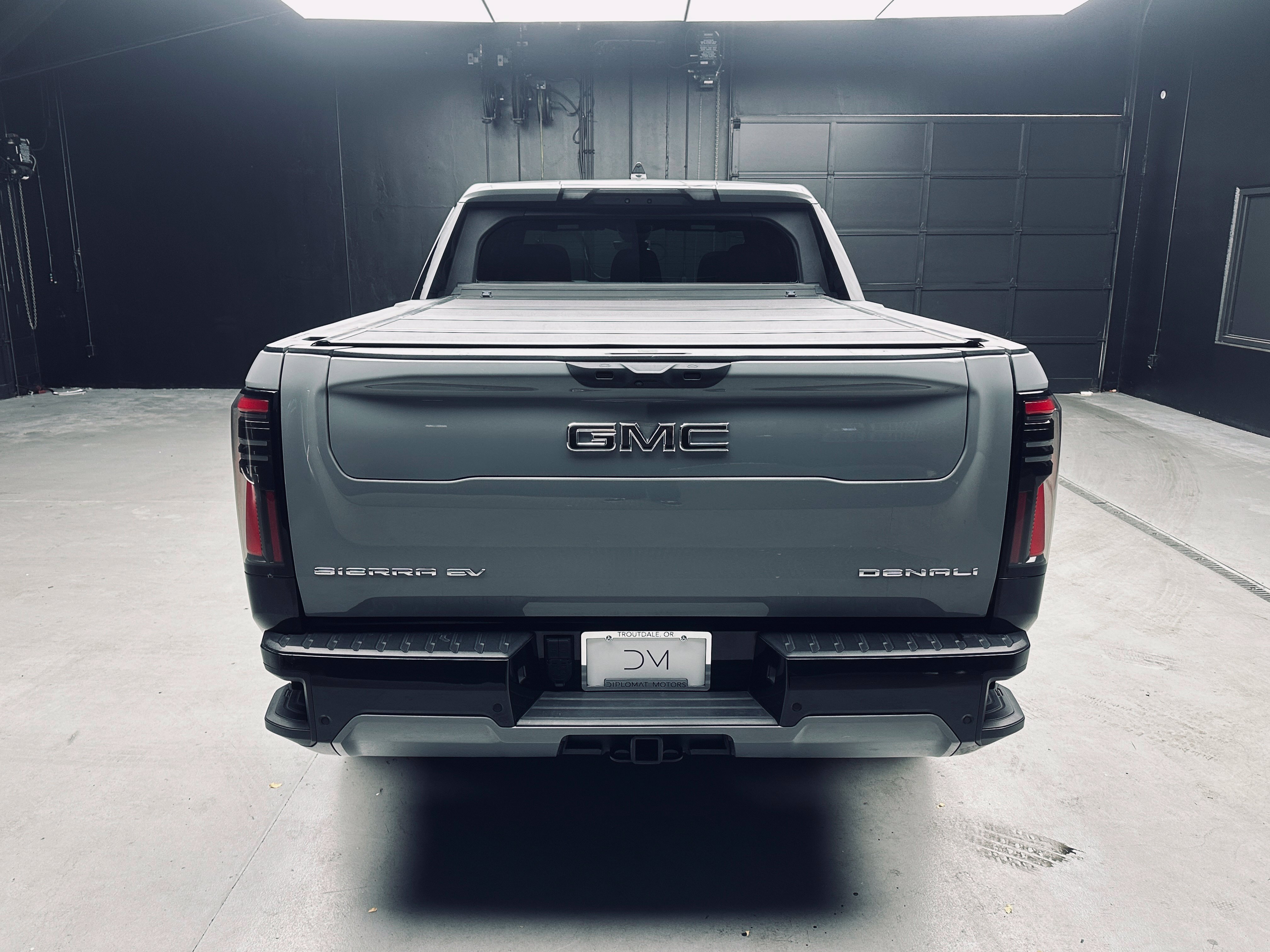 Used 2025 GMC Sierra EV Denali AWD/4WD image 5