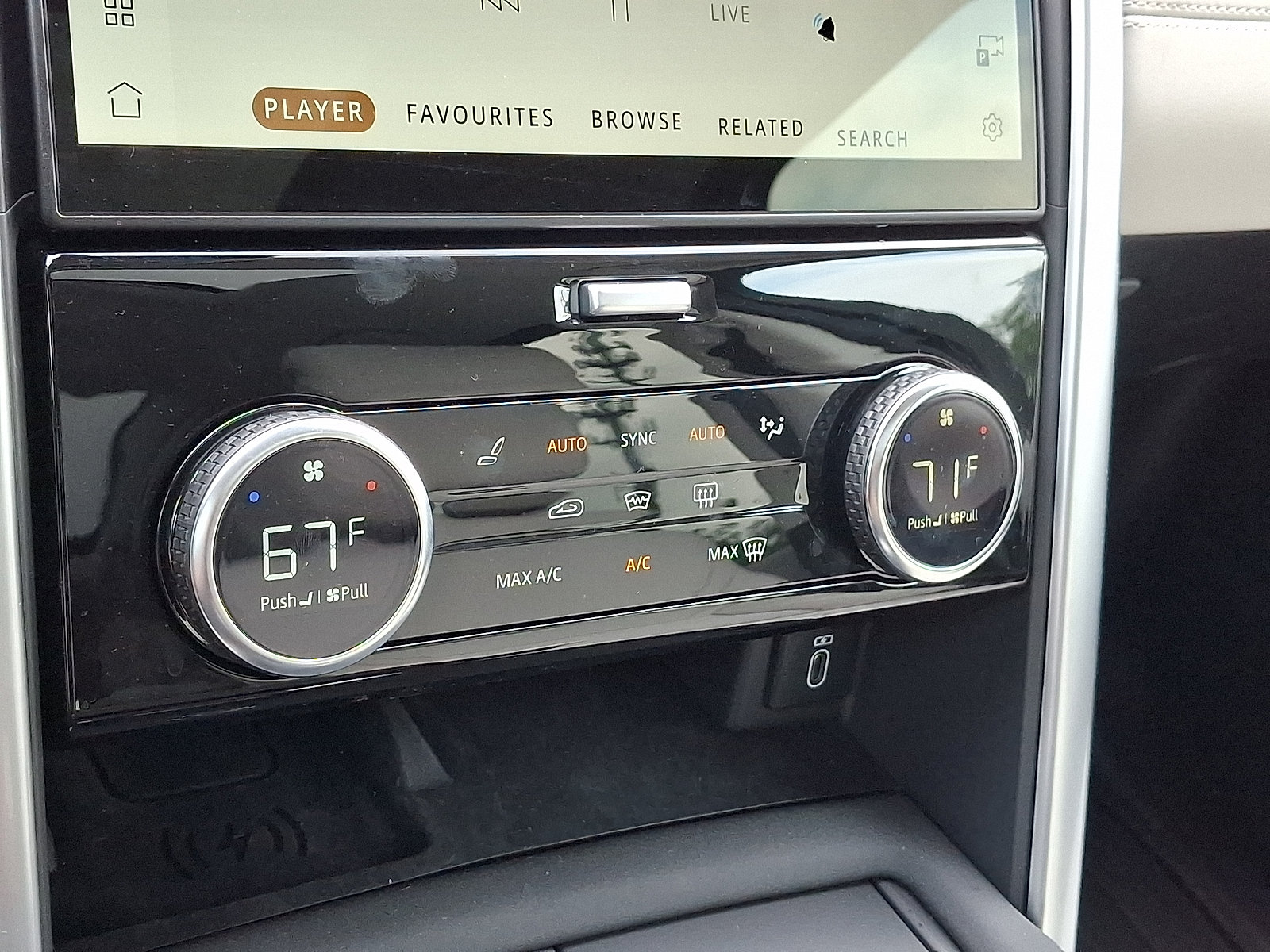 Certified 2026 Land Rover Discovery S AWD/4WD image 17