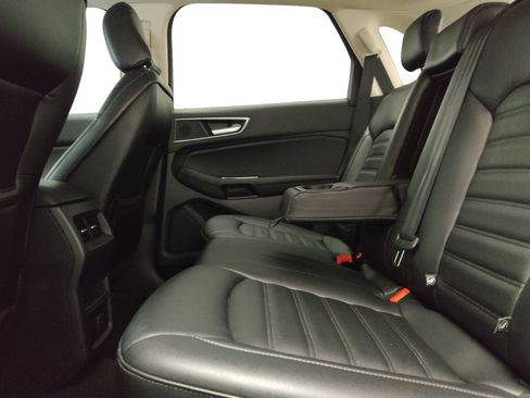 Used 2020 Ford Edge SEL FWD image 18