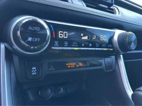 Used 2019 Toyota RAV4 LE image 25