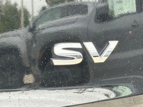 Used 2023 Nissan Rogue SV image 11