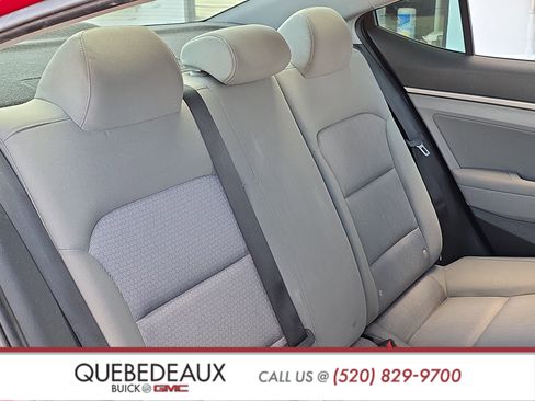 Used 2017 Hyundai Elantra SE image 24