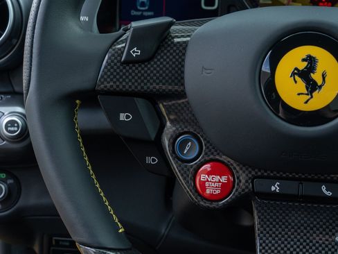 Used 2019 Ferrari 812 Superfast RWD image 37