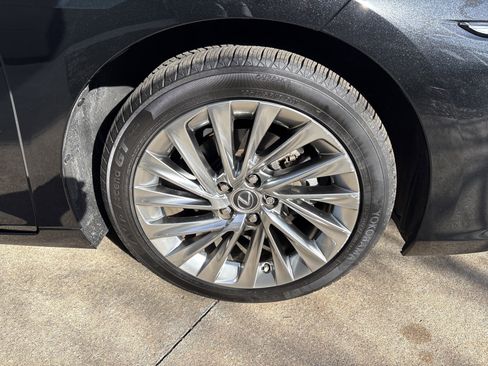 Used 2023 Lexus ES 350 Ultra Luxury image 13