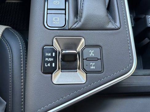 Used 2025 Lexus GX 550 AWD/4WD image 28