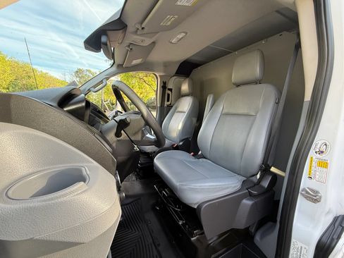 Used 2019 Ford Transit 250 130 Low Roof RWD image 14
